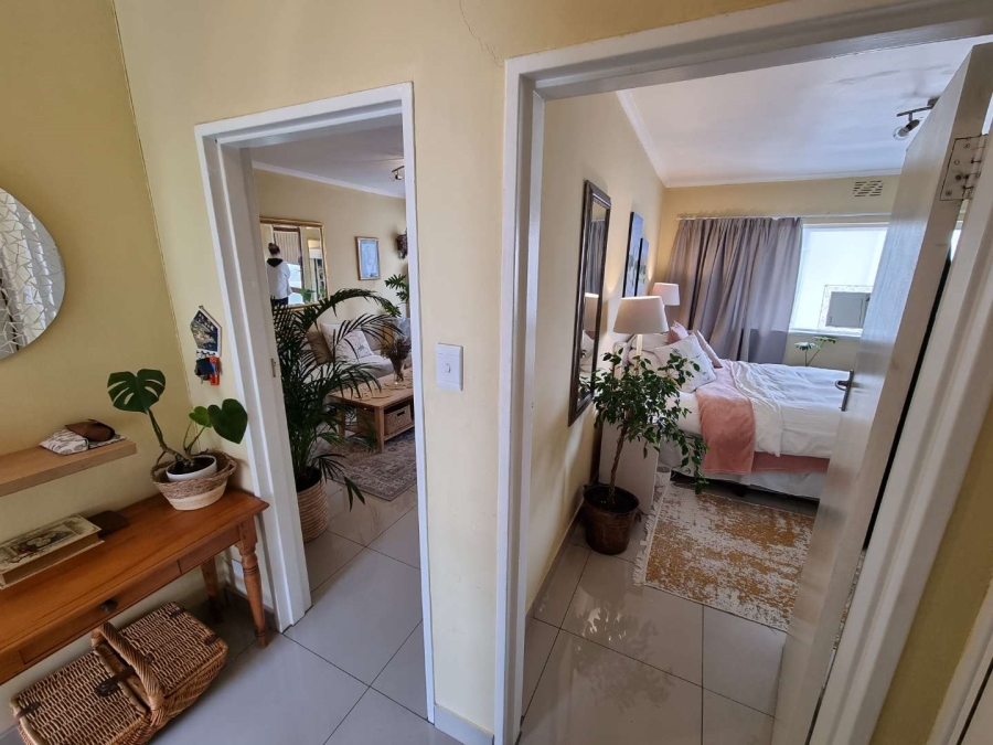 To Let 1 Bedroom Property for Rent in Sea Point Western Cape